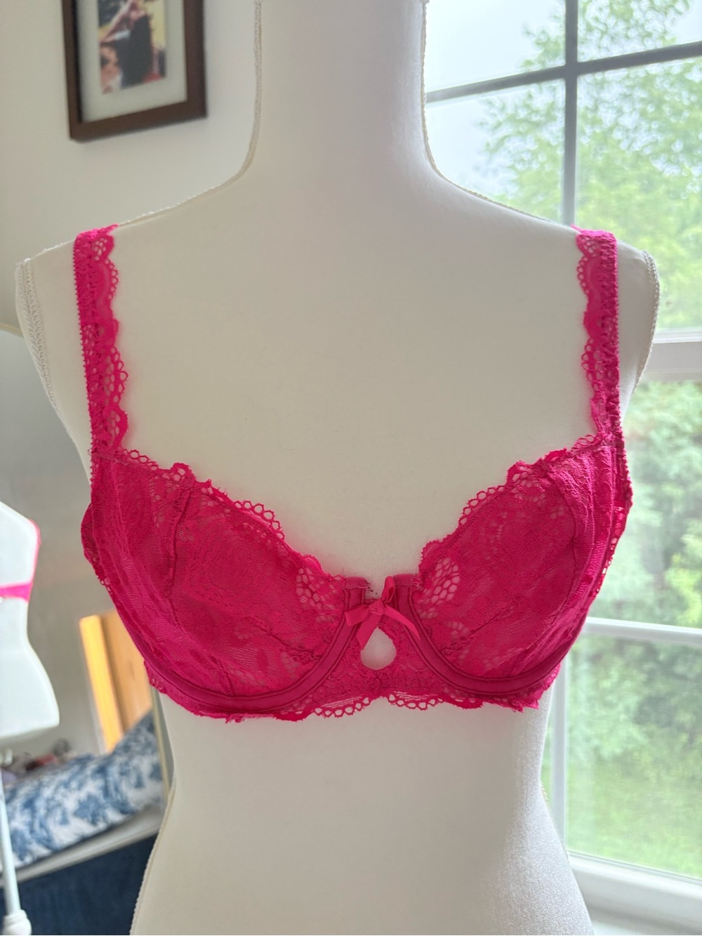 Victoria Secret Lace Underwire Bra - Hot Pink